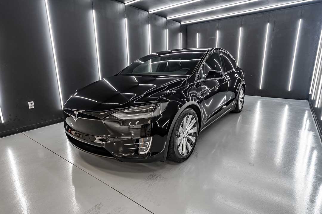 Black Tesla Model X 5